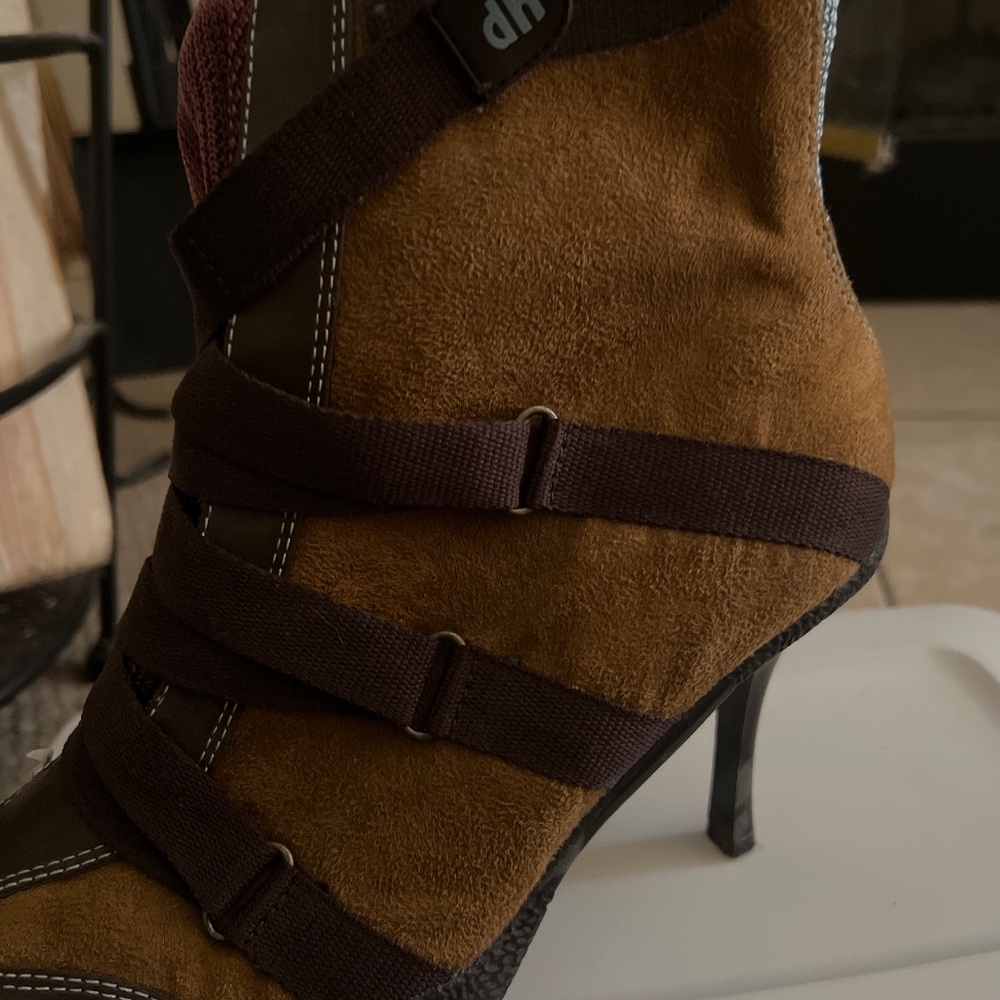 Dollhouse Size 10 Shoe Bootie